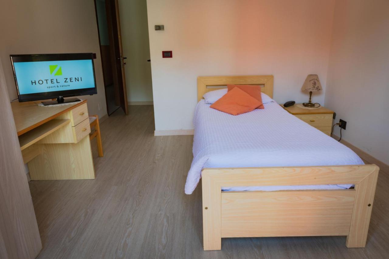 Hotel Zeni เบรนโตนิโก ภายนอก รูปภาพ